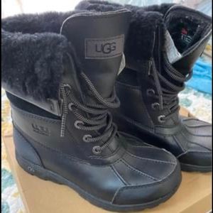 Kids UGG Butte II size 3y